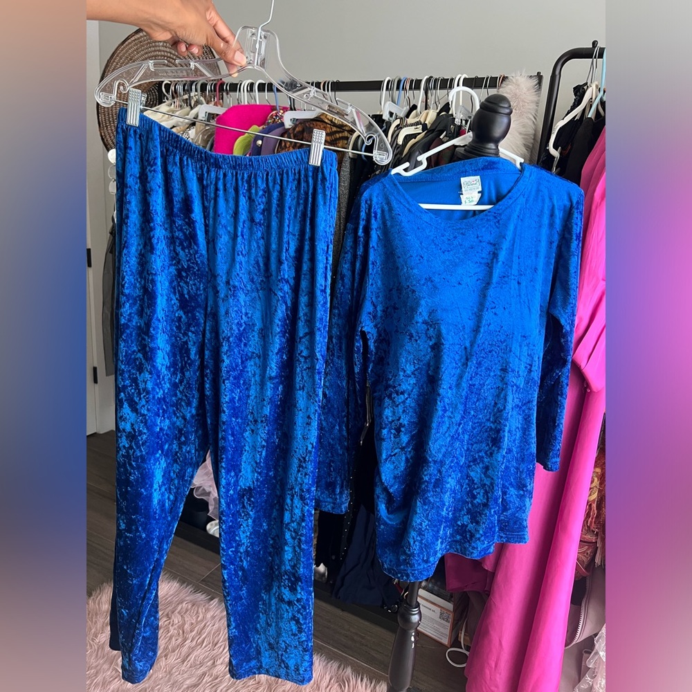 Vintage Velvet Set